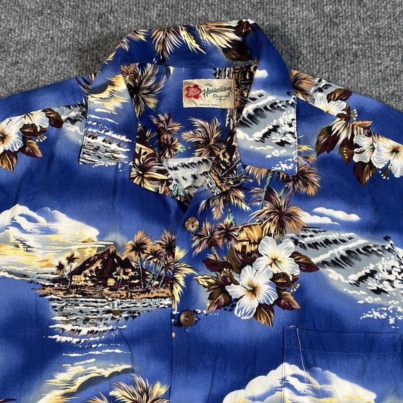 Hilo Hattie Other - Hilo Hattie Mens Large Hawaiian Button Shirt Made in USA *Missing Button*